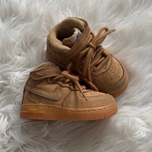 Nike Kids Brown Sneakers